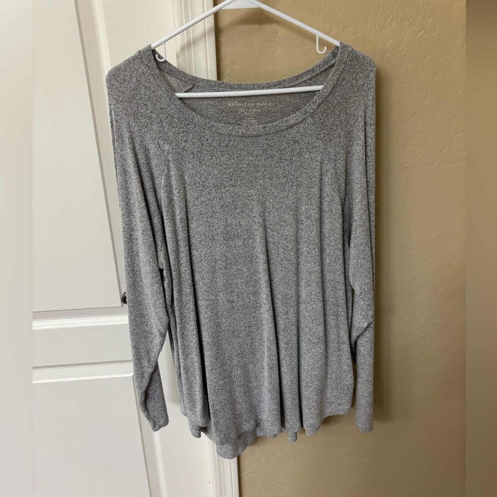 American Eagle Outfitters Heather Gray Long Sleeve Scoop Neck Top